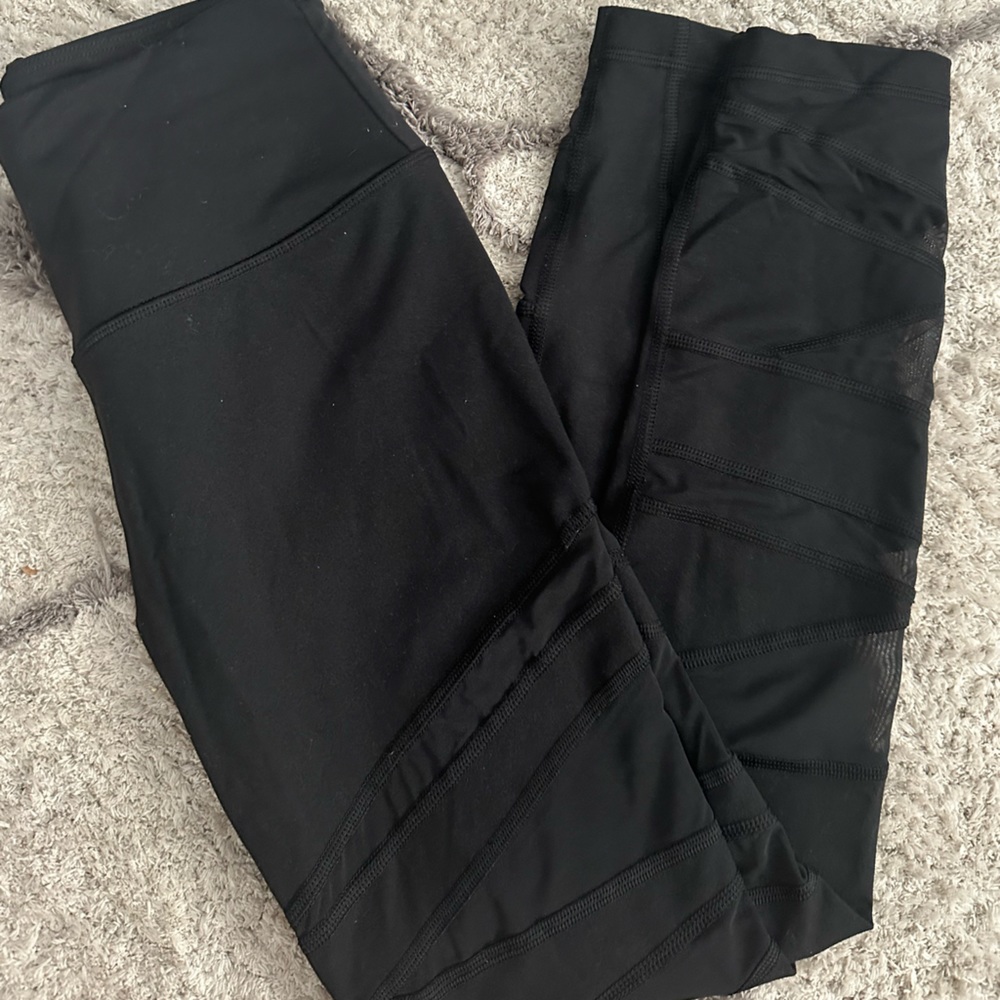 VICTORIAS SPORT CROP LEGGINGS